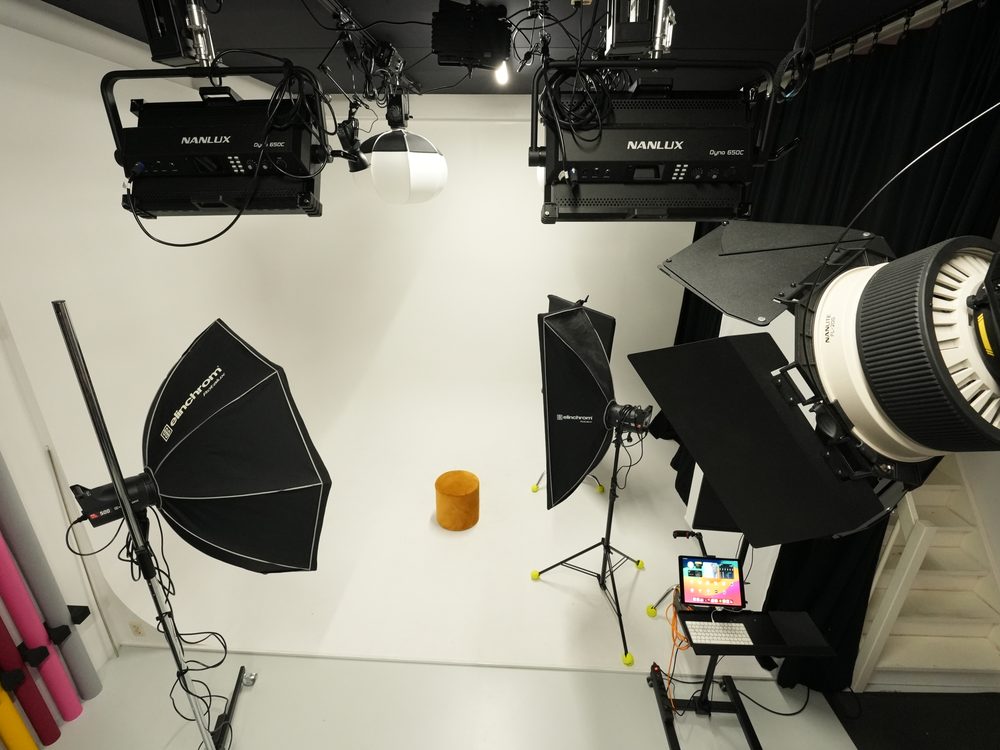 Lichtapparatuur en softboxen in de studio